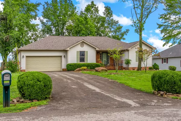 Hopkinsville, KY 42240,1412 N Shallow Lake Cir