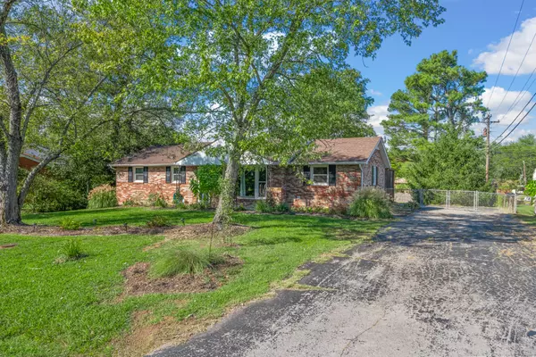 315 Verdun Dr, Clarksville, TN 37042