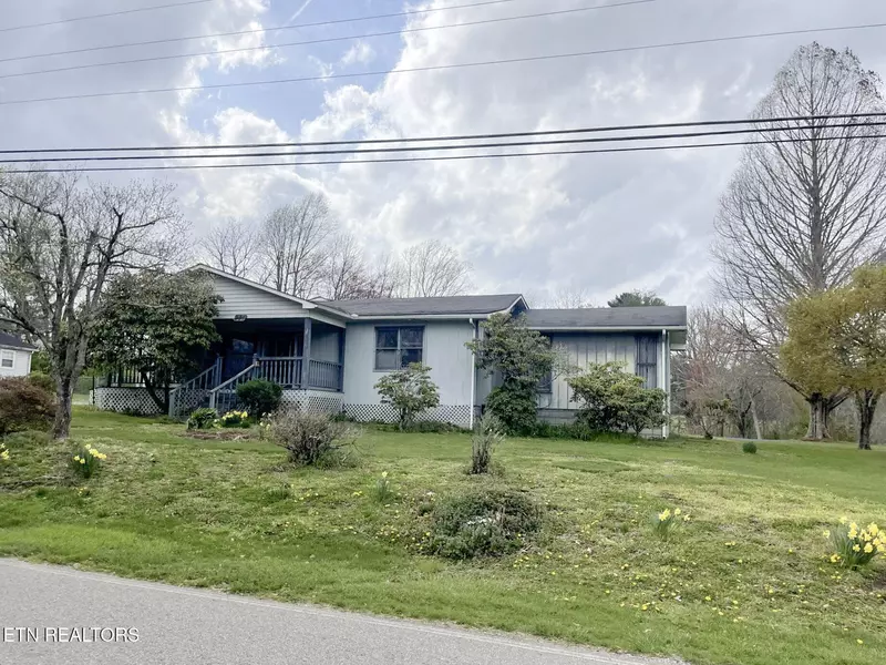 986 Old Mail Rd, Crossville, TN 38555