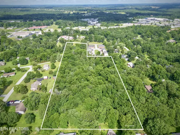 738 Old Jamestown Hwy, Crossville, TN 38555