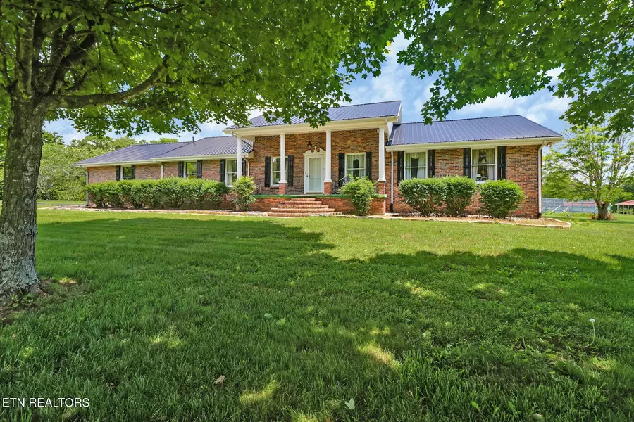 843 Dunbar Rd, Crossville, TN 38572