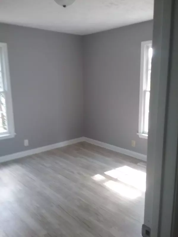 Alexandria, TN 37012,211 Locust St