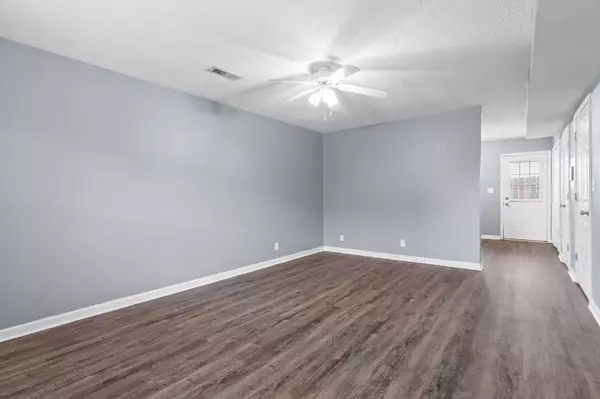 Clarksville, TN 37042,249 Executive Ave #A