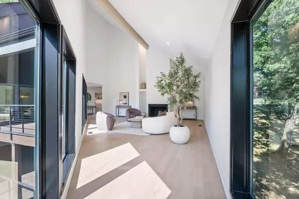 Brentwood, TN 37027,837 W Hillview Drive