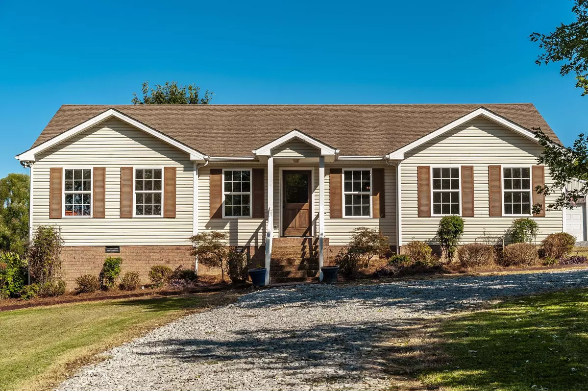 Castalian Springs, TN 37031,531 Governor Hall Rd