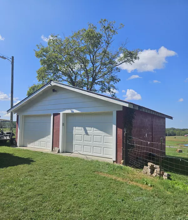 Red Boiling Springs, TN 37150,1332 Carthage Rd