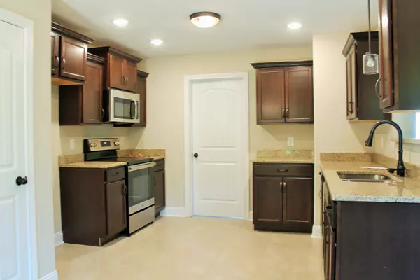 Oak Grove, KY 42262,261 Azalea Dr
