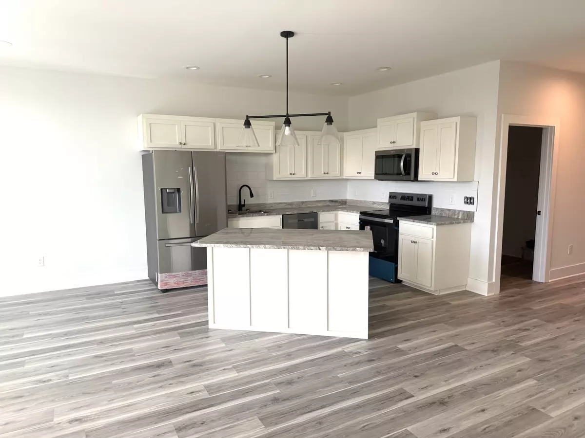 Tullahoma, TN 37388,127 W LINCOLN ST #103