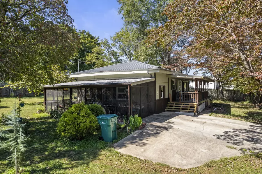 1506 Old Cowan Rd, Winchester, TN 37398