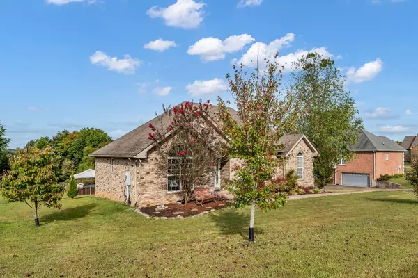 Greenbrier, TN 37073,5018 Summit Dr