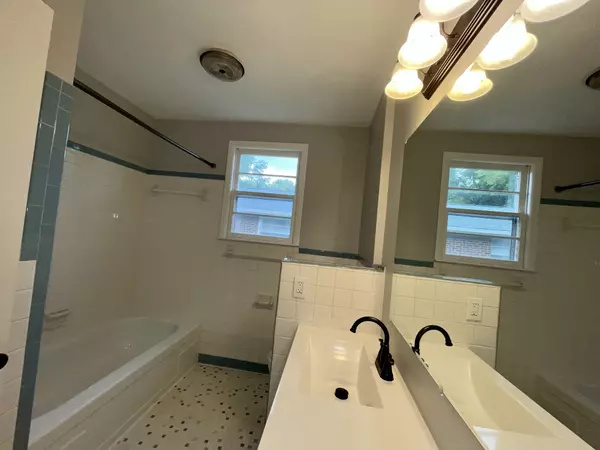 Nashville, TN 37207,3829 Crouch Dr
