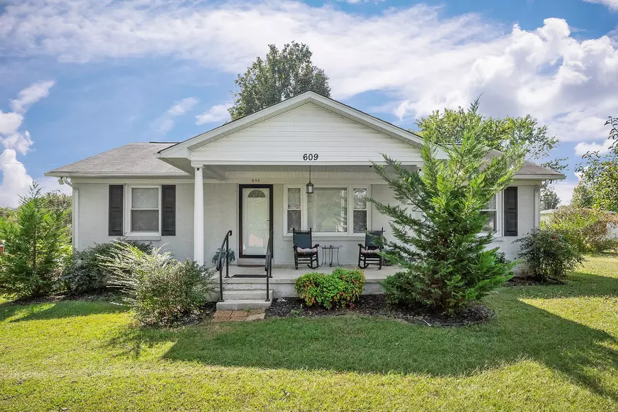 609 Dry Creek Rd, Smithville, TN 37166