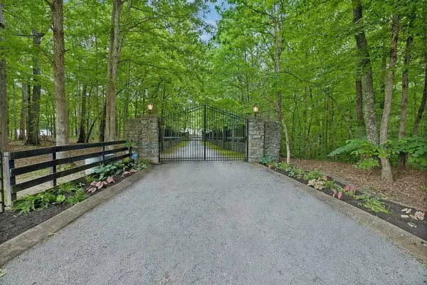 Kingston Springs, TN 37082,1105 Mount Pleasant Rd