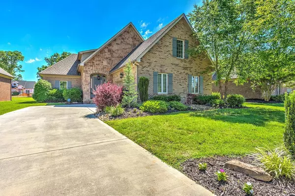 344 Olympic DR, Lenoir City, TN 37771