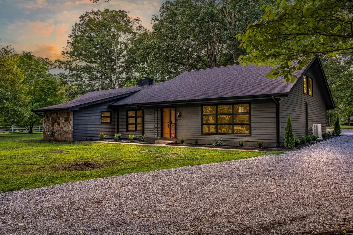 Tullahoma, TN 37388,364B Cook Rd