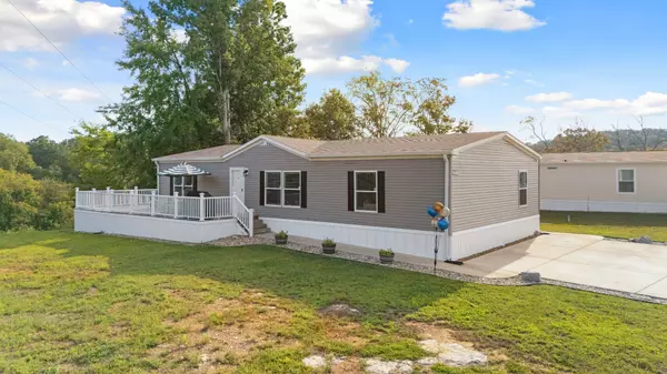 1303 Scoter Duck Rd, Columbia, TN 38401
