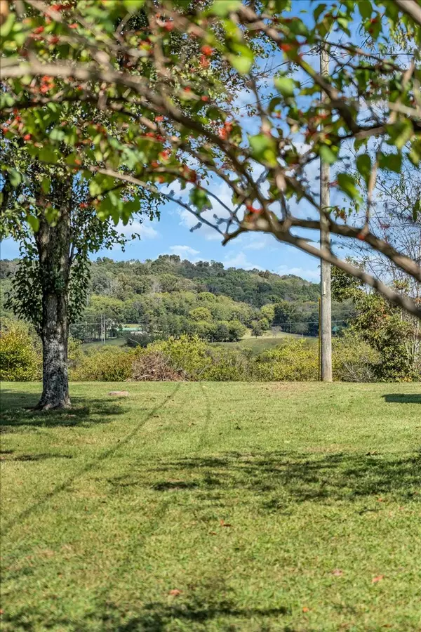 Brush Creek, TN 38547,22 McGinnis Ln