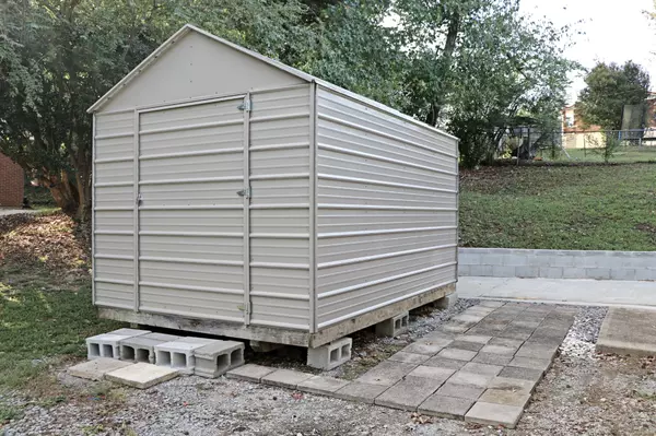 Dover, TN 37058,241 Castle Ln