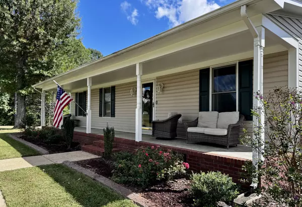 118 Old Jackson Hwy, Leoma, TN 38468