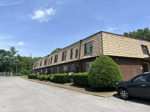 Nashville, TN 37211,441 Harding Pl #B10