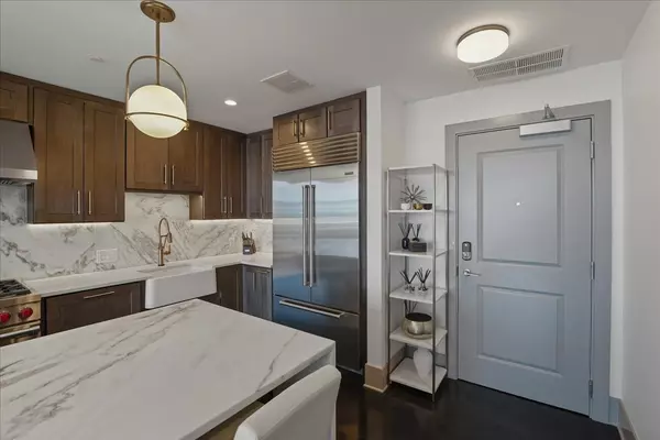 Nashville, TN 37203,1616 West End Ave #2906