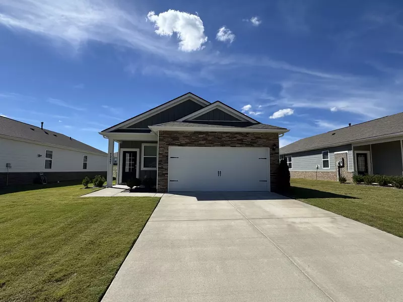 7257 Lang Ave, White House, TN 37188