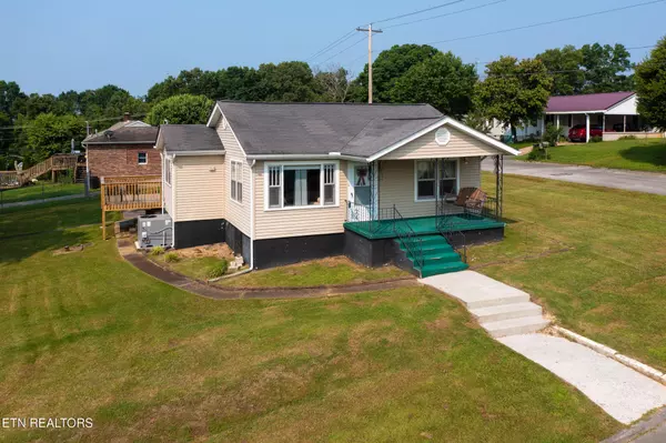102 O St, Lenoir City, TN 37771