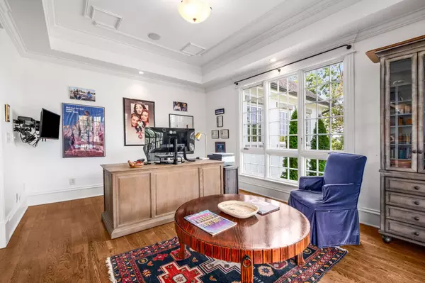 Nashville, TN 37215,4421 Wayland Dr