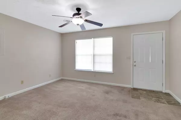 Oak Grove, KY 42262,999 Stateline Rd