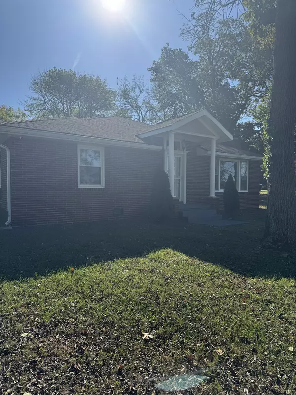 Madison, TN 37115,912 Highland Cir