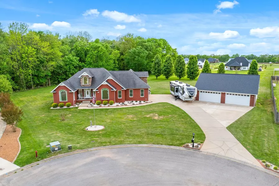 4568 Grovewood Ct, Clarksville, TN 37040