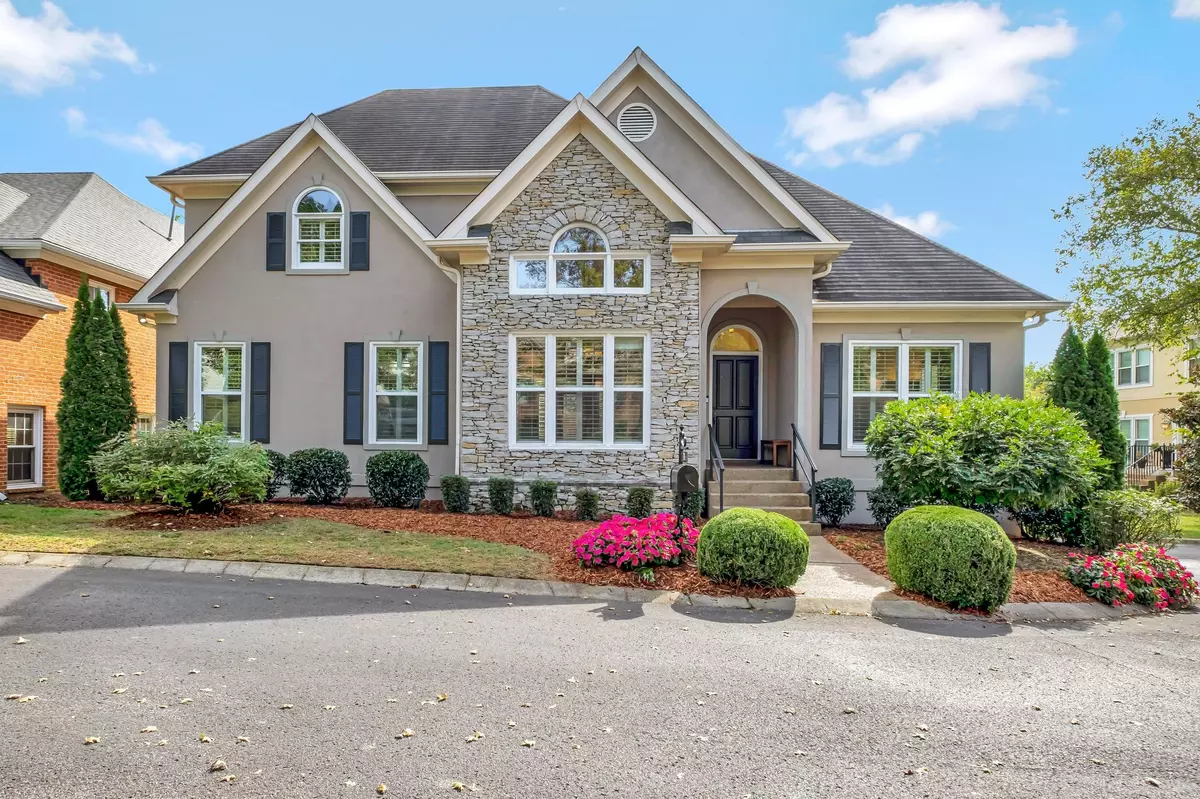 Nashville, TN 37215,79 Ravenwood Hills Cir
