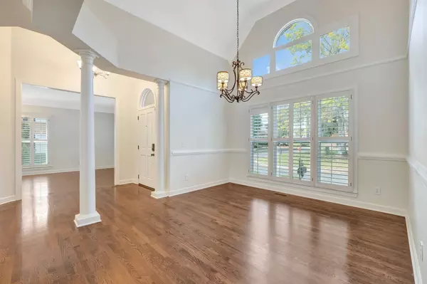 Nashville, TN 37215,79 Ravenwood Hills Cir