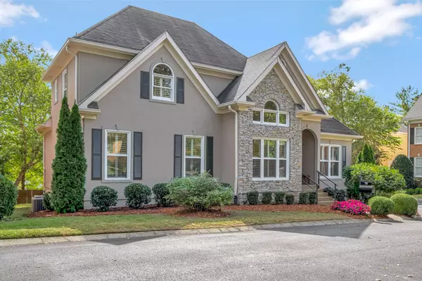 Nashville, TN 37215,79 Ravenwood Hills Cir
