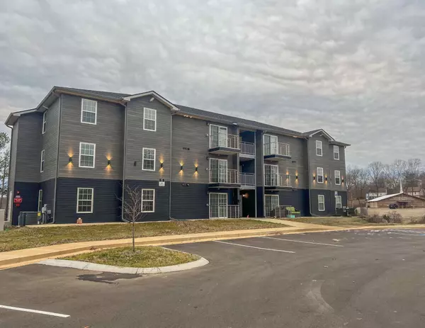 543 Peachers Mill Rd #212, Clarksville, TN 37042
