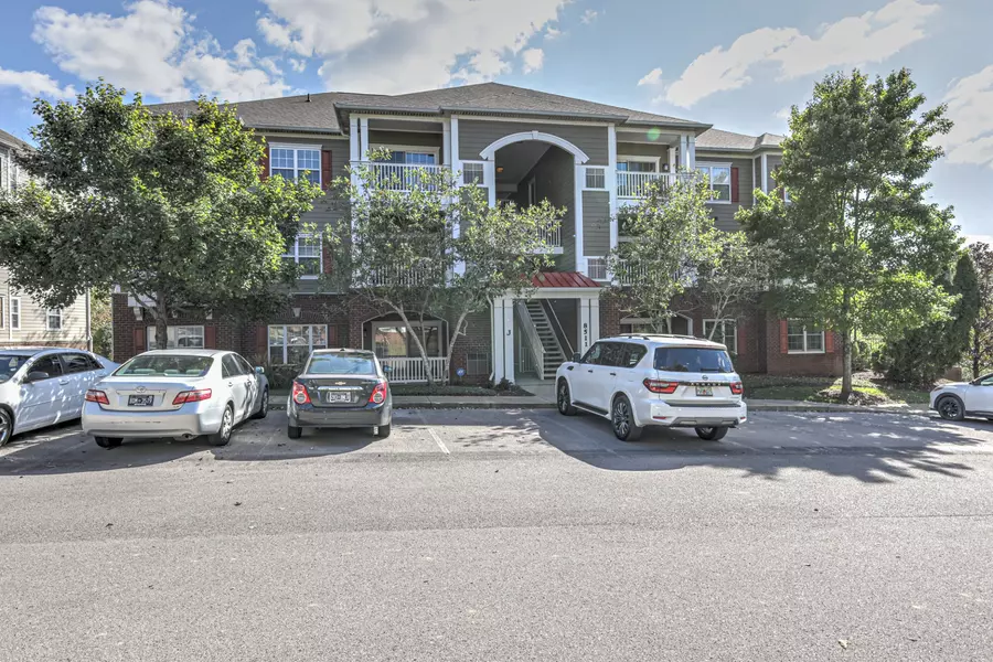 8511 Burnham Ln #J14, Antioch, TN 37013