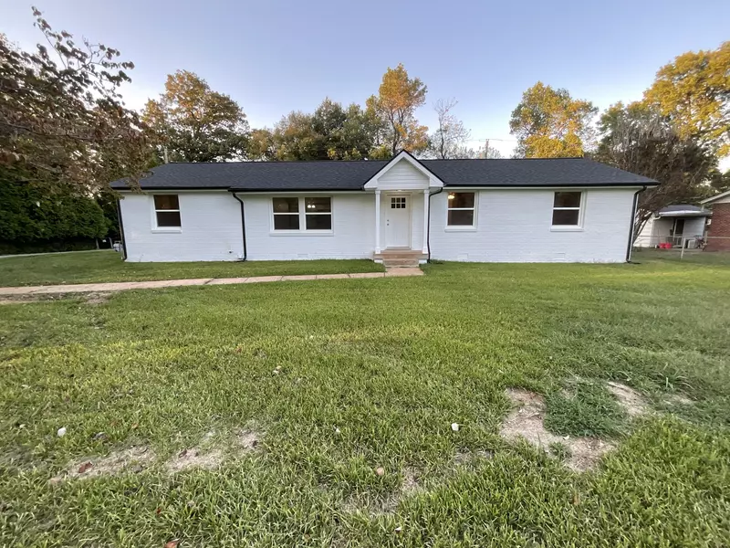 38 Hillsboro Rd, Clarksville, TN 37042