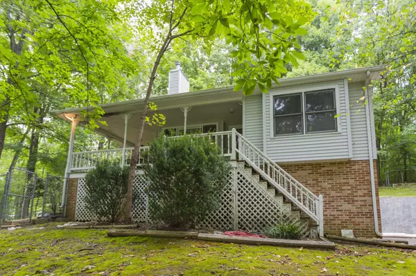 201 Brady Dr, Dickson, TN 37055