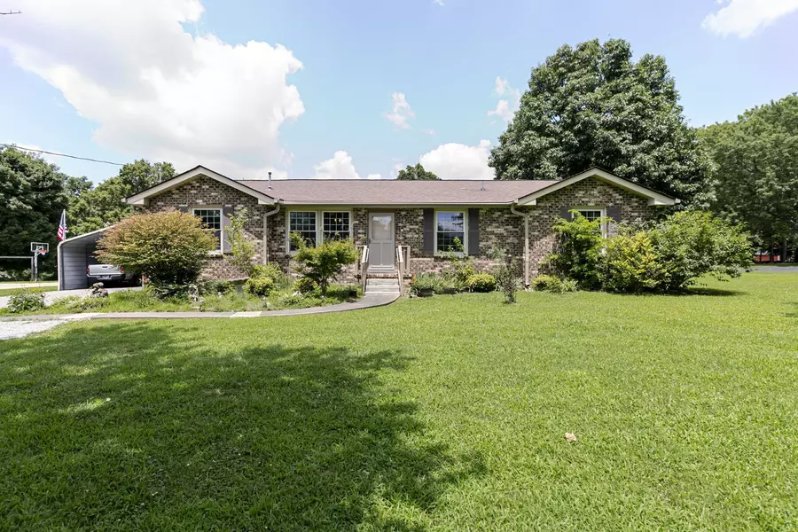 2802 Canterbury Dr, Springfield, TN 37172