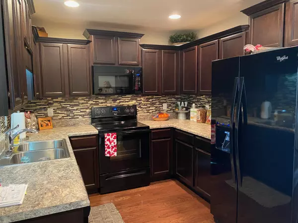 Murfreesboro, TN 37128,911 Dahlia Dr