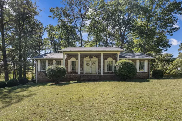 Quebeck, TN 38579,2089 Pettit Cove Rd