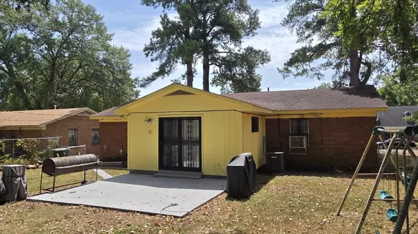 Memphis, TN 38109,3953 HEDGEROW DR