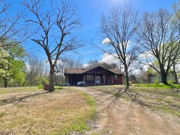 Crump, TN 38327,135 CRUMBLE LN