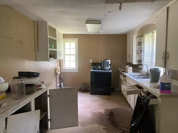 Waynesboro, TN 38485,1606 HURRICANE CREEK RD