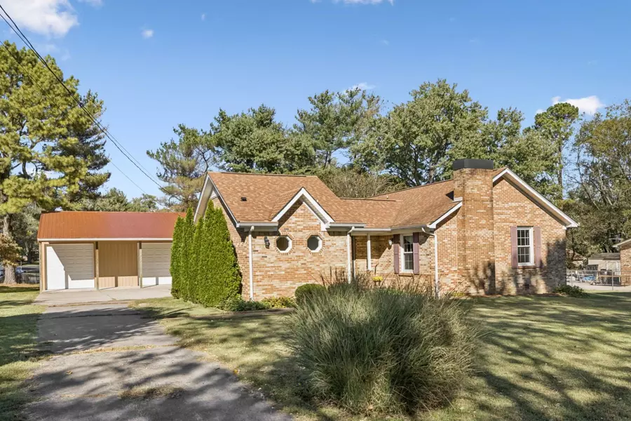 205 Bluegrass Dr, Columbia, TN 38401