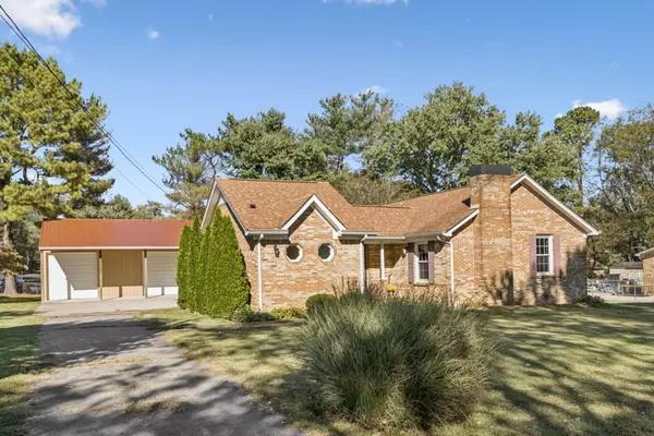 205 Bluegrass Dr, Columbia, TN 38401