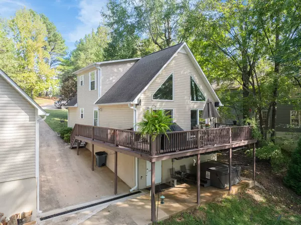 Parsons, TN 38363,183 Featherfoot Parkway Loop