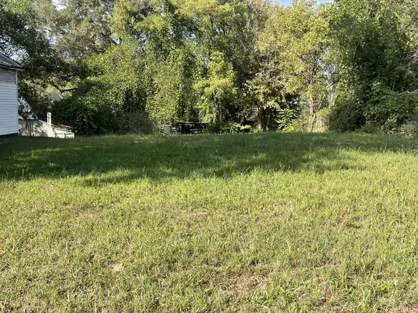 608 Depot St, Paris, TN 38242