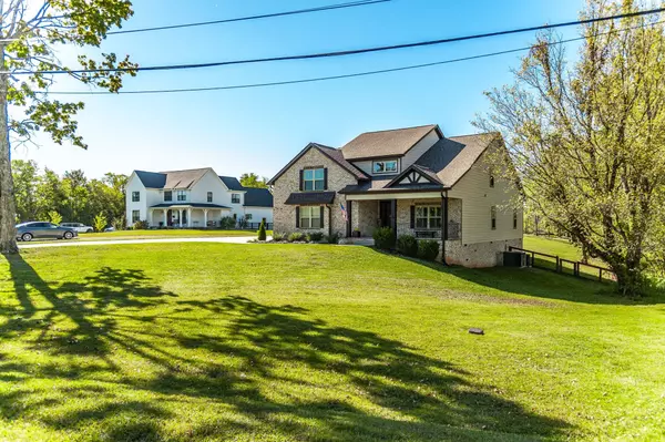 143 W Hester Rd, Cottontown, TN 37048