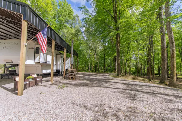 Savannah, TN 38372,850 Elizabeth Ln